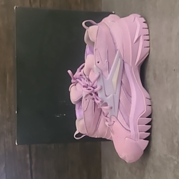 Reebok Cardi B Club C V2 sneakers - Picture 2 of 6